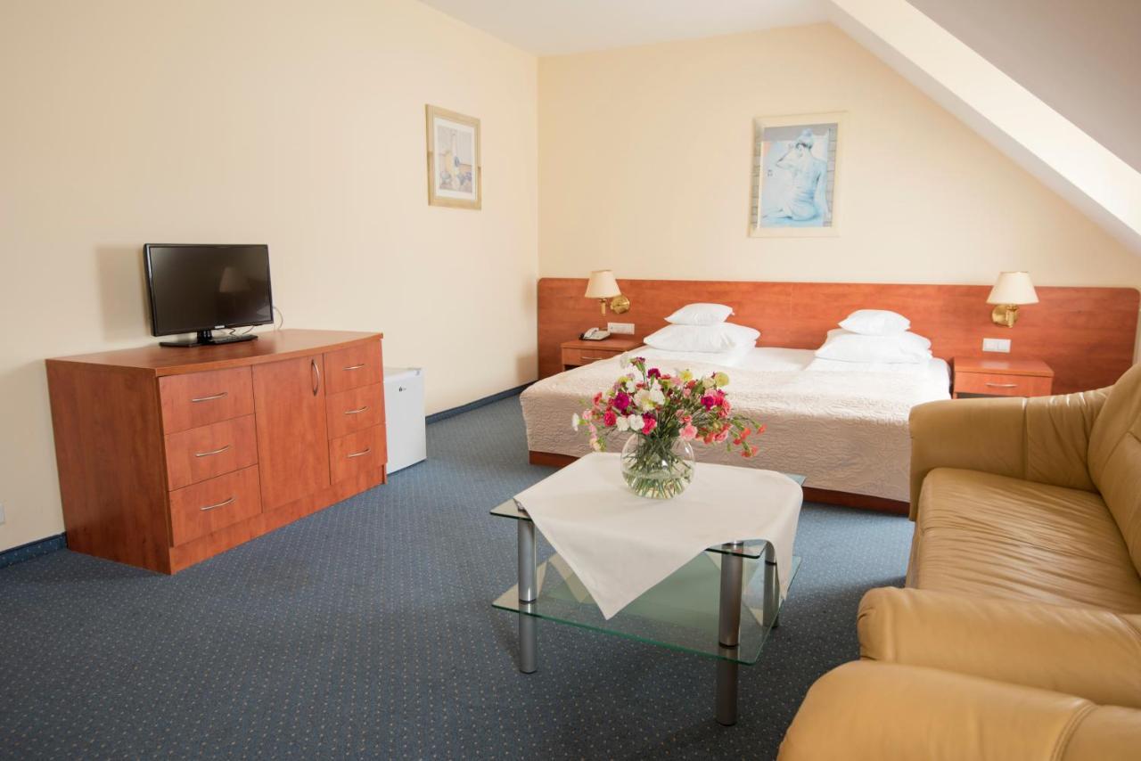 Hotel Daria Tychy Buitenkant foto