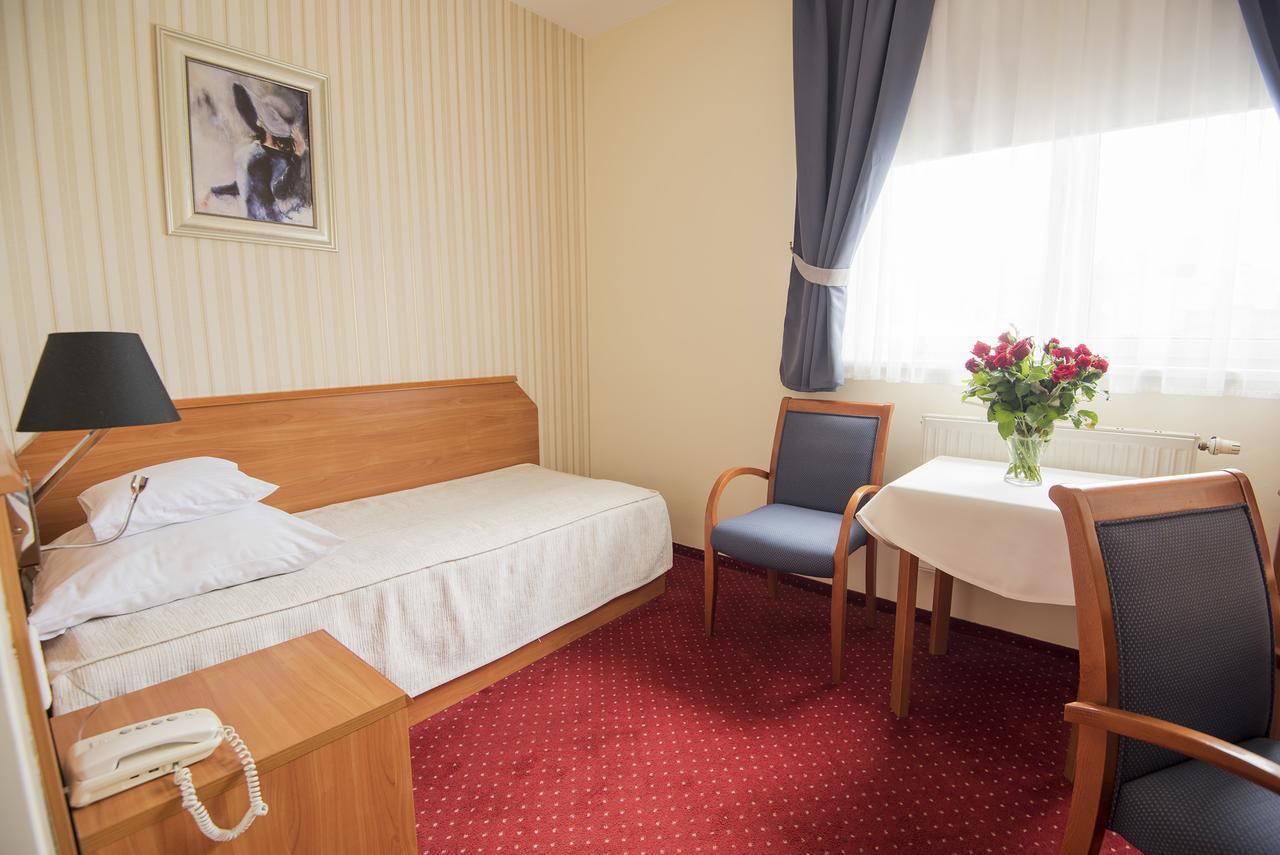 Hotel Daria Tychy Buitenkant foto