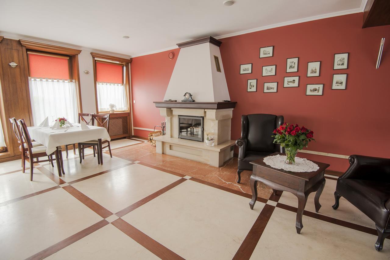 Hotel Daria Tychy Buitenkant foto